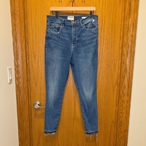 Frame Denim High-Rise Skinny Jeans in Classic Blue Wash